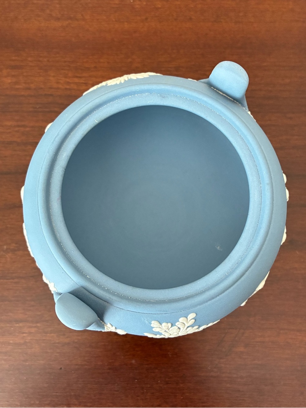 Vintage Wedgwood Blue Jasperware Covered Sugar Bowl with Matching Saucer - Picture 9 of 15